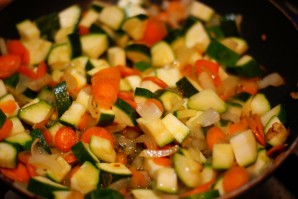 Овощи, жареные на сковороде - фото шаг 2