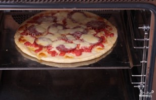 Пицца с салями - фото шаг 13