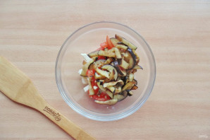 Адыгейский салат с баклажанами - фото шаг 9