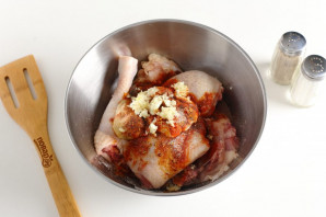 Курица в духовке с корочкой - фото шаг 3