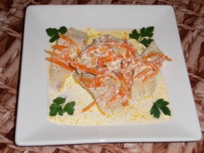 Рыба, тушеная с морковью и луком - фото шаг 4