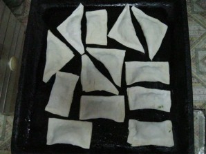 Пирожки из слоеного теста без дрожжей - фото шаг 10