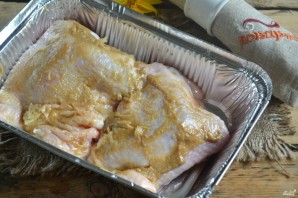 Куриные бедра с горчицей в духовке - фото шаг 2