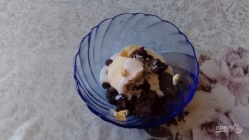 Рецепт шоколадного пирога с творожными шариками - фото шаг 12