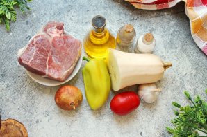 Свинина с кабачками и помидорами - фото шаг 1