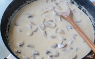 Грибной соус из шампиньонов с молоком - фото шаг 3