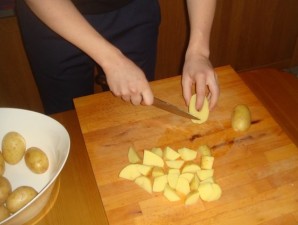 Картошка с зеленью и чесноком - фото шаг 2