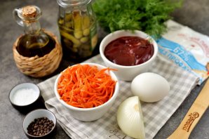 Салат из куриной печени с морковью по-корейски - фото шаг 1