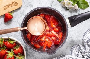 Клубничный сироп - фото шаг 7