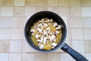 Булгур с грибами, кукурузой и зеленым горошком - фото шаг 5