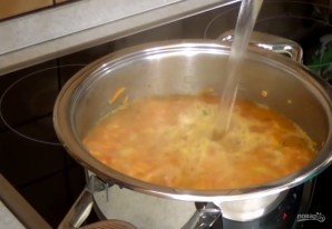 Суп чечевичный в хлебных мисках - фото шаг 3