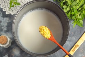 Пшенная каша на молоке в мультиварке "Редмонд" - фото шаг 4