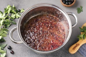 Варенье из чёрной смородины с имбирём - фото шаг 3
