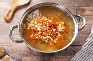 Кислые щи из квашеной капусты - фото шаг 13