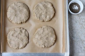 Постные ржаные лепешки - фото шаг 5