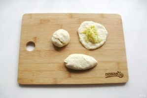 Пирожки с капустой и сыром - фото шаг 10