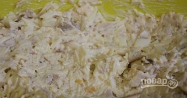 Салат из колбасного сыра "Брутальный" - фото шаг 4