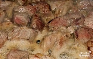 Азу из свинины в горшочках - фото шаг 3