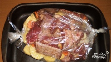 Мясо на ребрышках в духовке - фото шаг 6