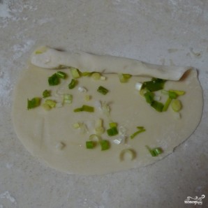 Лепешки с зеленым луком - фото шаг 2