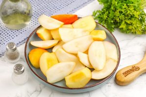 Утка с яблоками в рукаве - фото шаг 3