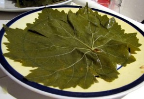 Долма из маринованных виноградных листьев - фото шаг 1
