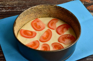 Заливной пирог с помидорами и сыром - фото шаг 8