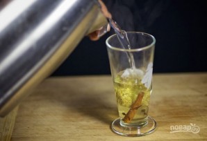 Ромовый чай с ромашкой - фото шаг 2