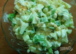 Салат из крабовых палочек с киви - фото шаг 5