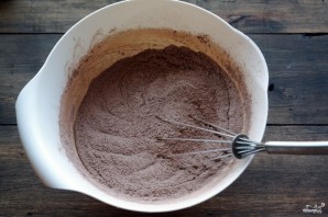 Шоколадный торт с голубикой - фото шаг 2