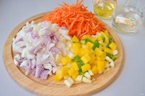 Овощной салат с рисом на зиму - фото шаг 2