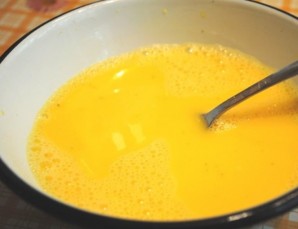Омлет из кабачков на сковороде - фото шаг 1