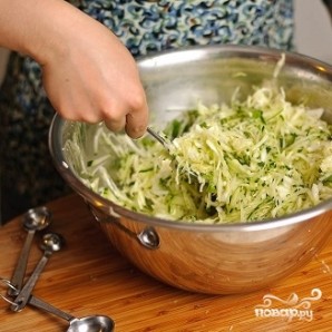 Салат из капусты и огурцов - фото шаг 13