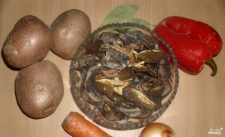 Постный грибной суп из сушеных грибов - фото шаг 1