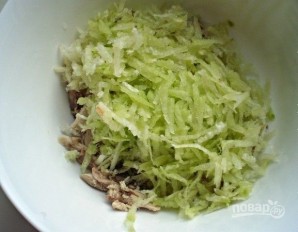 Салат с зеленой редькой - фото шаг 5