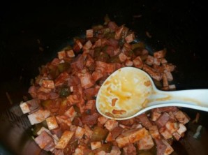 Суп с колбасой в мультиварке - фото шаг 4