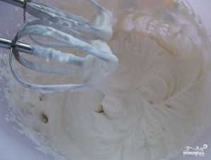 Бисквитный торт с грецкими орехами - фото шаг 2