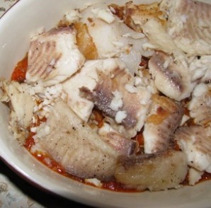 Рыба, тушеная в томате - фото шаг 2