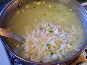 Суп с зеленью и яйцом - фото шаг 9