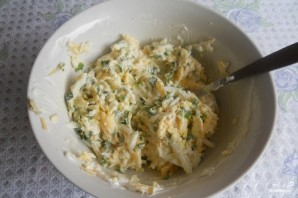 Сырный салат с чесноком - фото шаг 4
