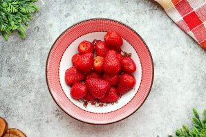 Желе из клубники - фото шаг 2