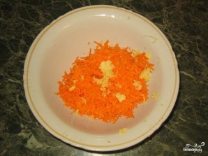 Морковка с чесноком - фото шаг 2