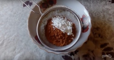Рецепт шоколадного пирога с творожными шариками - фото шаг 6