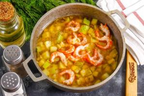 Суп из кабачков с креветками - фото шаг 6