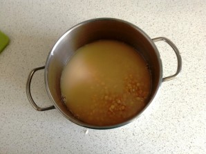 Гороховый суп с копченой рулькой - фото шаг 2