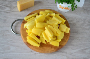 Картофель со сметаной и сыром на сковороде - фото шаг 2
