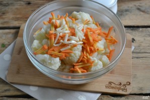Маринованная цветная капуста с морковью - фото шаг 4