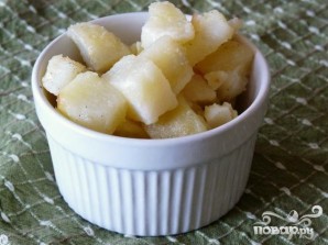 Салат с жареным картофелем - фото шаг 3