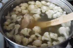 Суп из цветной капусты на мясном бульоне - фото шаг 4