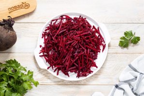Капуста, квашенная со свеклой - фото шаг 4